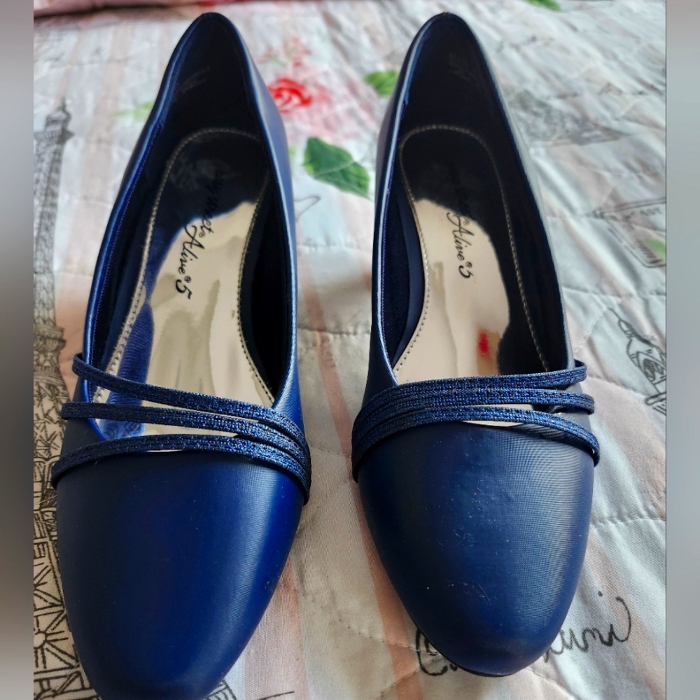 Easysstreet shoes.
